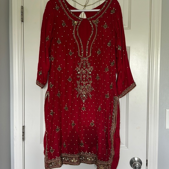 3pc Pakistani red shaadi suit/dress - Picture 3 of 17